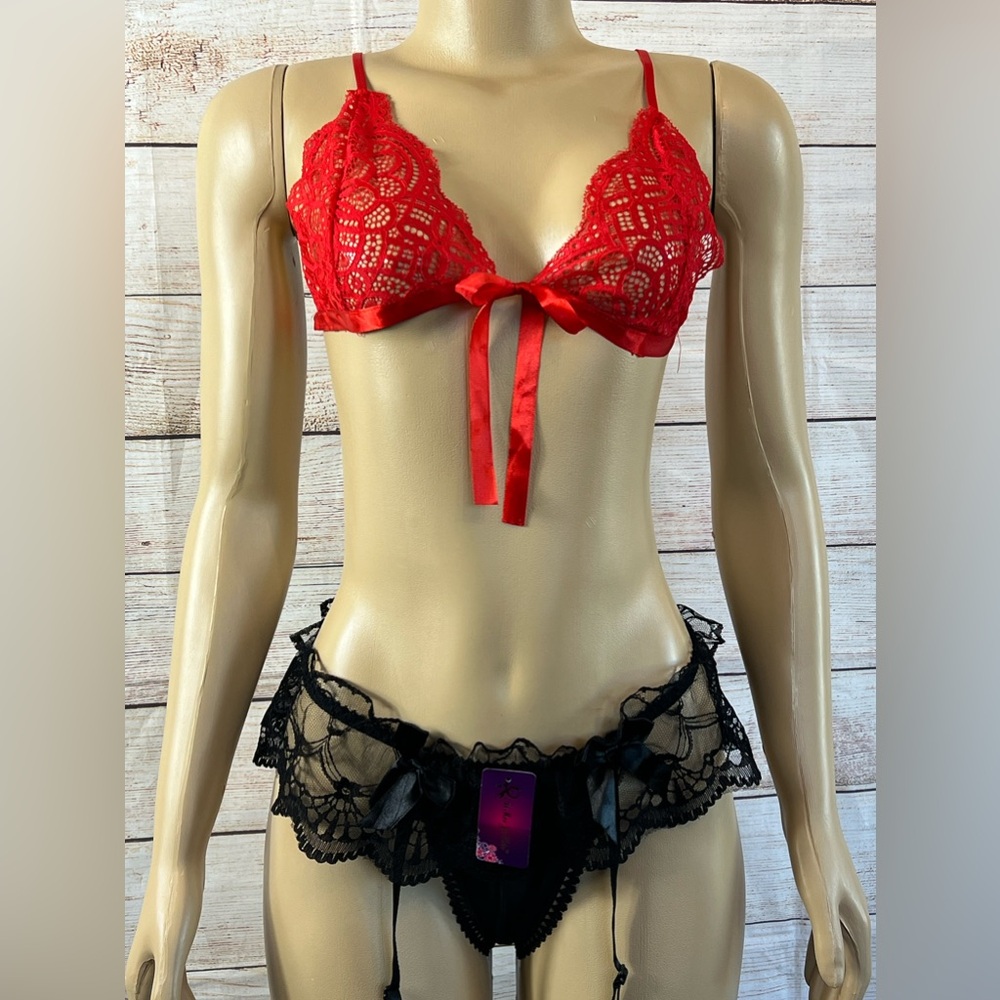 CHADE An Armoire Of Lingerie Red Lace Bralette Top Size L